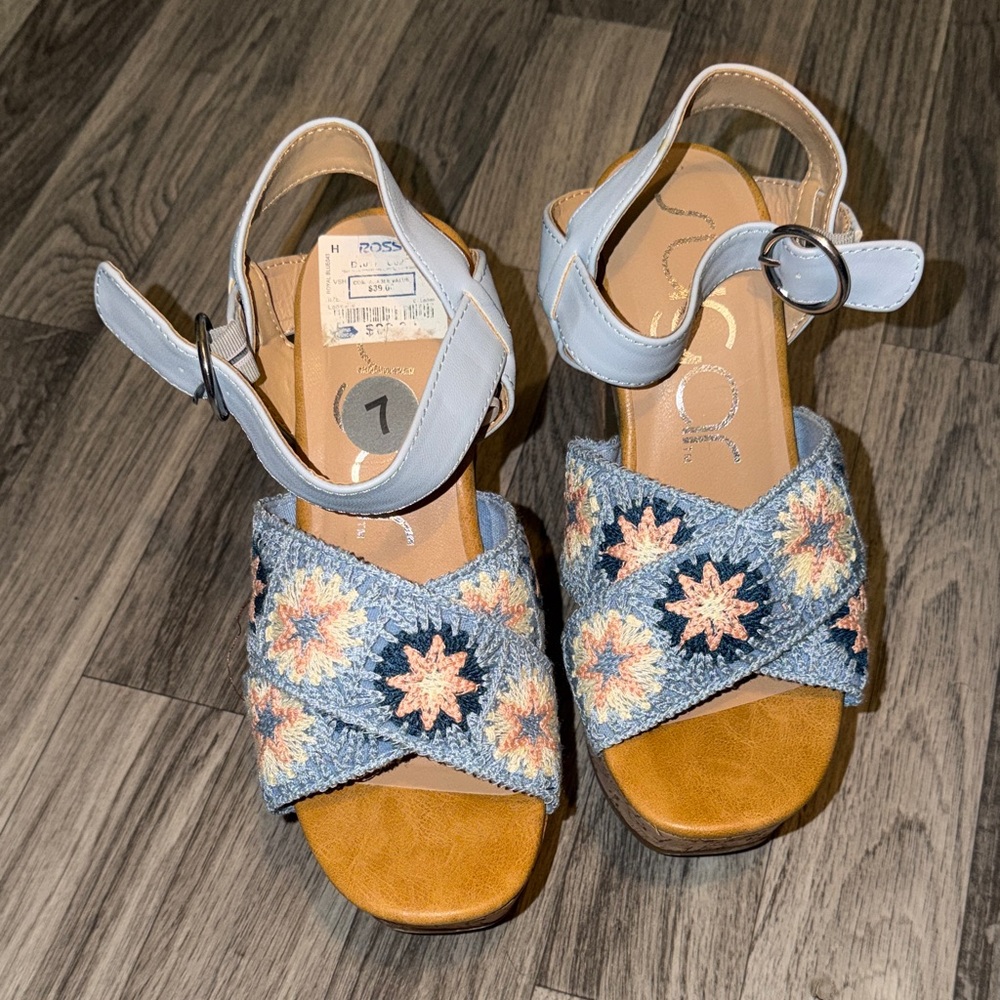 Women's Embroidered Wedge Sandals - Blue and Tan